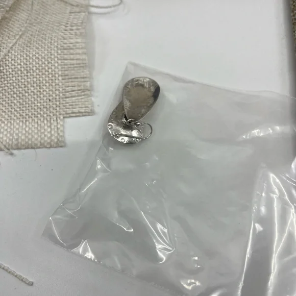 90's Vintage Sterling Silver Teardrop Dangle Earrings with Black Onyx Stone - Picture 15 of 15